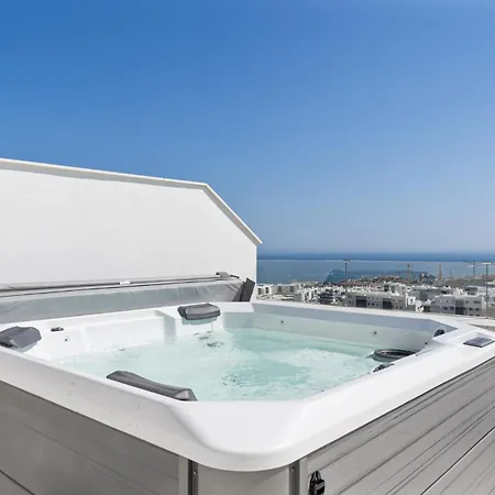 Vivi Homes - Gerrard Jacuzzi, Terrace, Pool & Sea Vew Apartment *