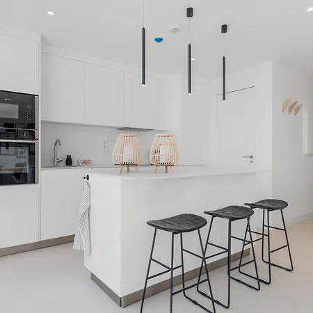 Vivi Homes - Gerrard, Terrace, Pool & Sea Vew