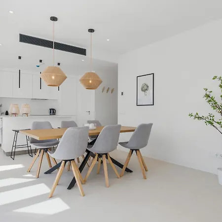 Apartman Vivi Homes - Gerrard, Terrace, Pool & Sea Vew *