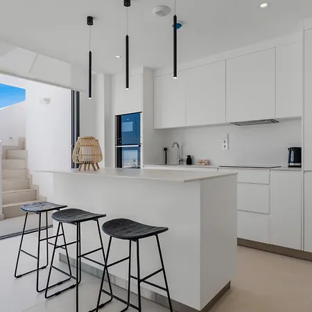 Apartman Vivi Homes - Gerrard, Terrace, Pool & Sea Vew Torremuelle