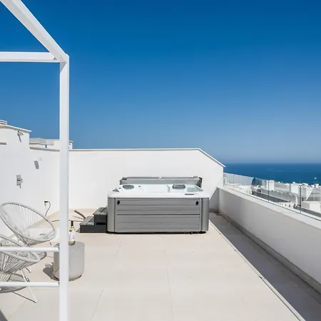 Vivi Homes - Gerrard, Terrace, Pool&sea Vew