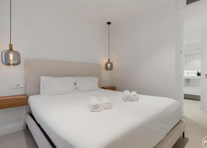 Vivi Homes - Gerrard, Terrace, Pool&sea Vew Apartment *
