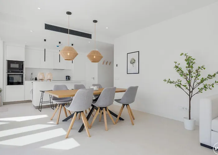 Apartment Vivi Homes - Gerrard, Terrace, Pool&sea Vew *