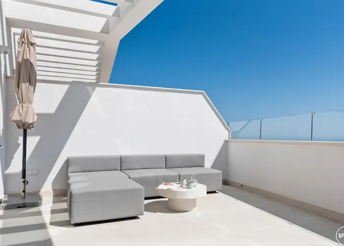 Vivi Homes - Gerrard, Terrace, Pool&sea Vew *
