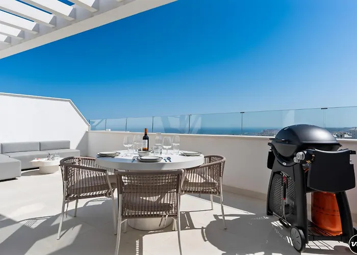 Apartment Vivi Homes - Gerrard, Terrace, Pool&sea Vew *