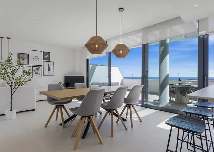 Vivi Homes - Gerrard, Terrace, Pool&sea Vew