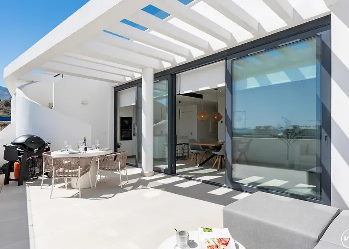 Vivi Homes - Gerrard, Terrace, Pool&sea Vew *