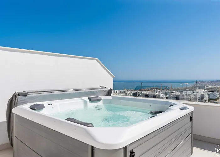 Vivi Homes - Gerrard, Terrace, Pool&sea Vew Apartment
